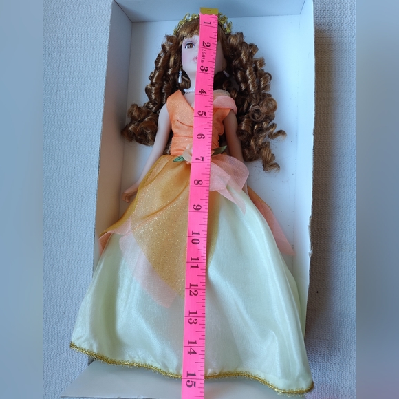 Beautiful porcelain doll 15" - Picture 5 of 5